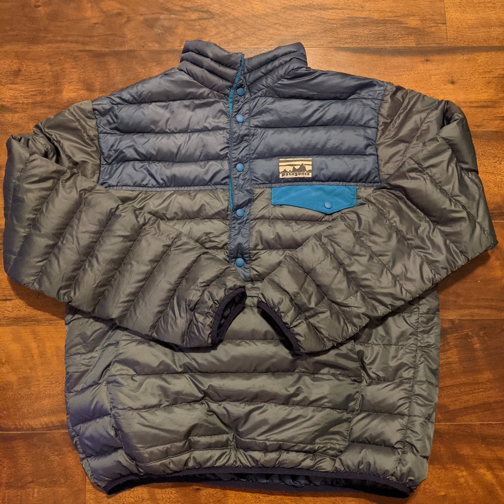 Patagonia duck down pull over sweater, size medium